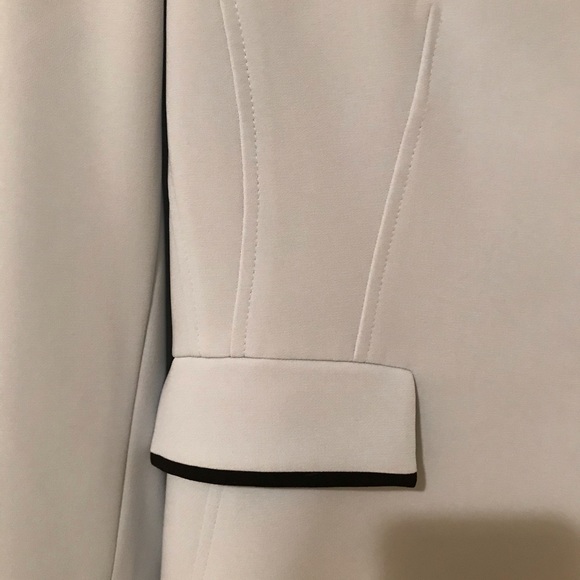 Albert Nipon Jacket - Picture 2 of 6